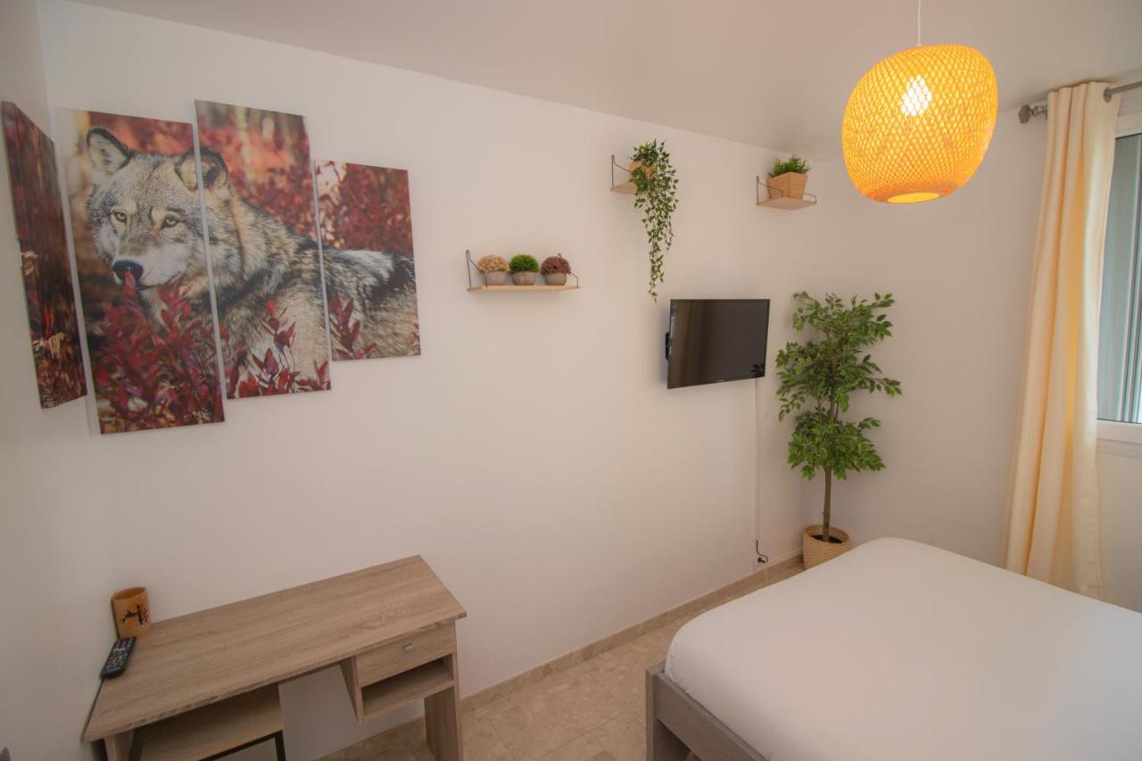 La Hearty Room Logement En Colocation เลอเปลซีส์-โรแบงซง ภายนอก รูปภาพ