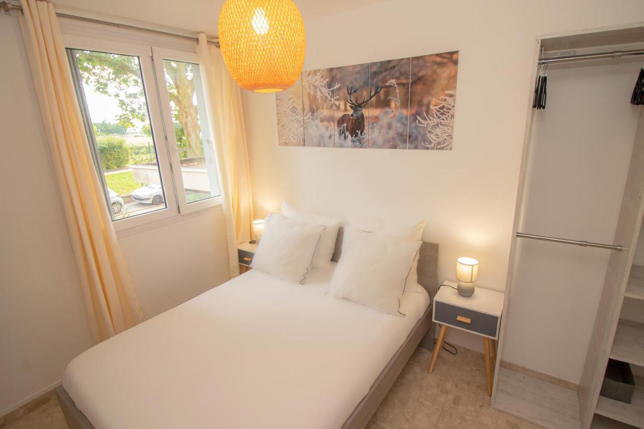 La Hearty Room Logement En Colocation เลอเปลซีส์-โรแบงซง ภายนอก รูปภาพ