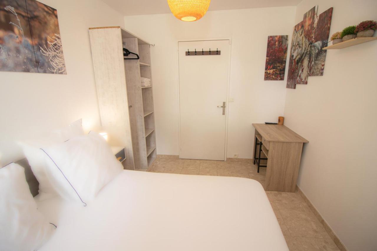 La Hearty Room Logement En Colocation เลอเปลซีส์-โรแบงซง ภายนอก รูปภาพ