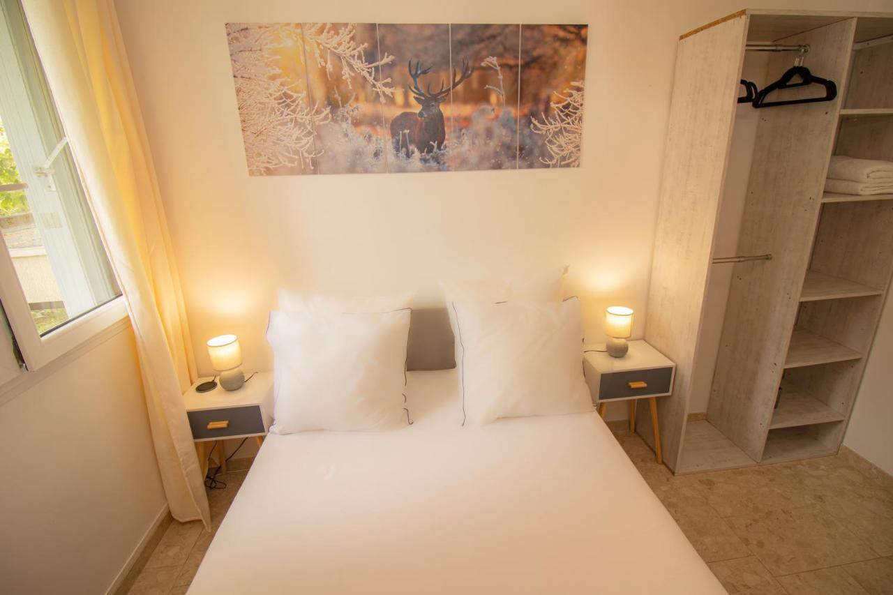 La Hearty Room Logement En Colocation เลอเปลซีส์-โรแบงซง ภายนอก รูปภาพ