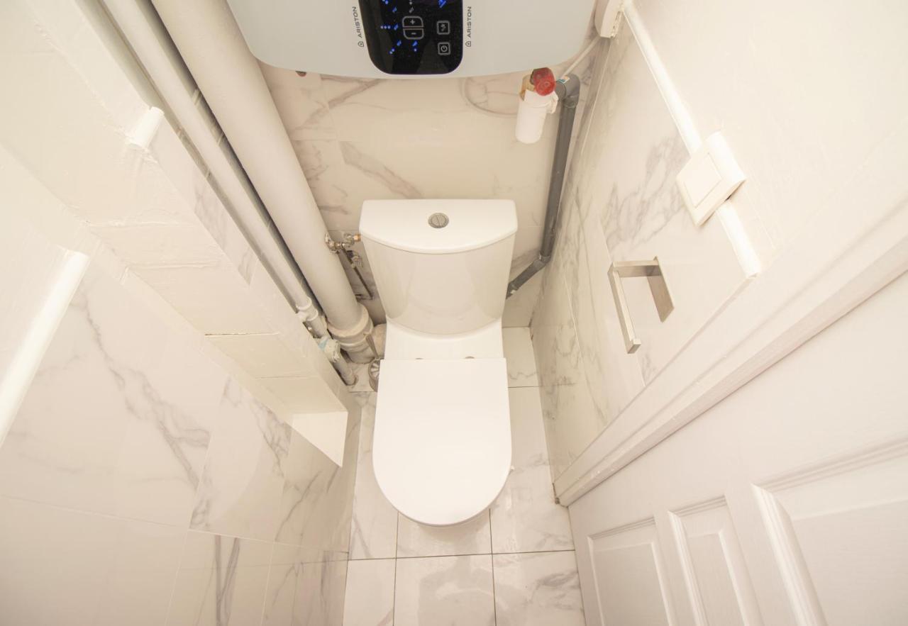 La Hearty Room Logement En Colocation เลอเปลซีส์-โรแบงซง ภายนอก รูปภาพ